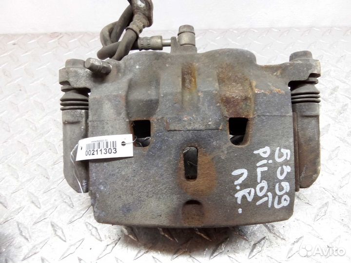 Суппорт передний правый Honda Pilot 2