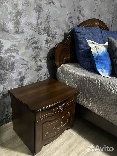 Продам спальный гарнитур