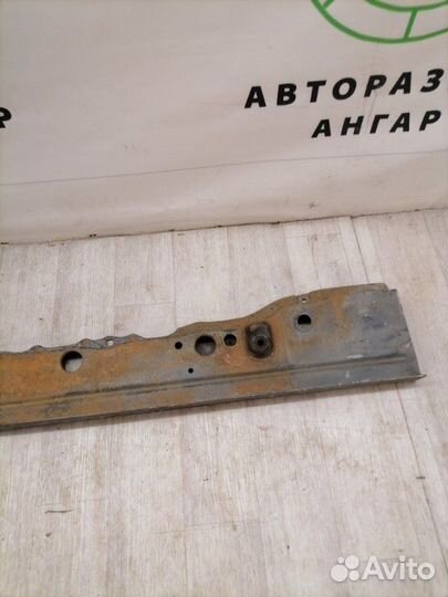 Рамка радиатора нижняя передняя Nissan Note E11