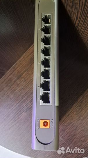 Коммутатор D link DES-1008D