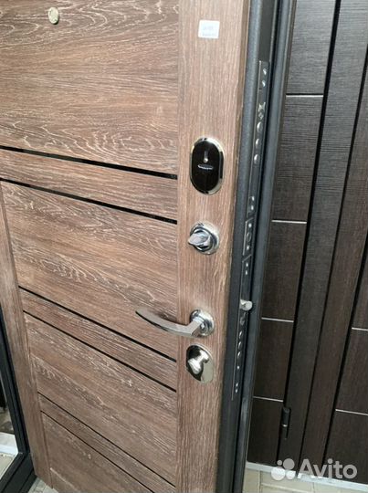 Дуб шале Чикаго царга. Входная дверь. (Установка в