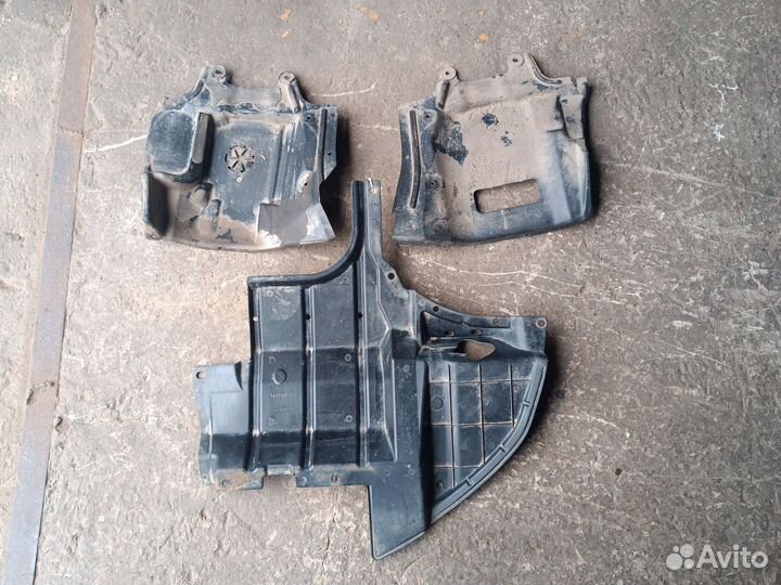 Пыльники моторного отсека mitsubishi outlander 1