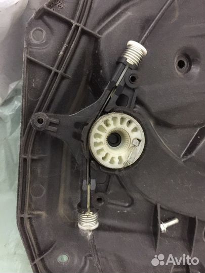 Стеклоподьемник П.Левый Mazda 3 BL 2012г