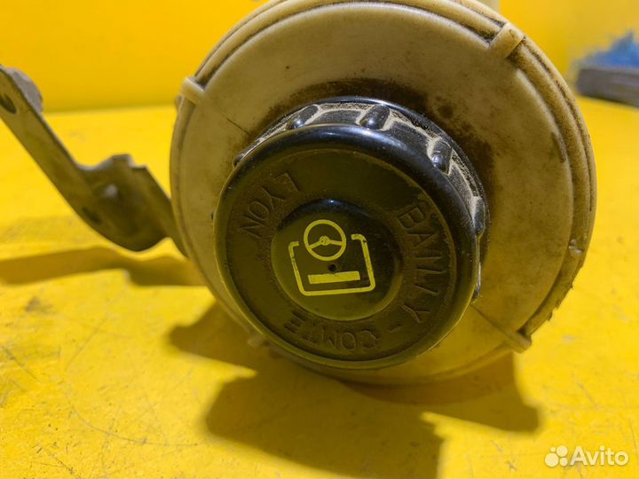 Бачок гур Renault Sandero 2009-2014