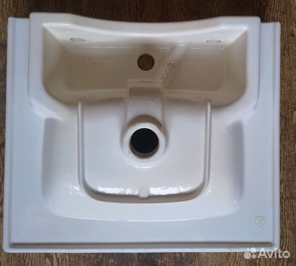 Раковина в ванную накладная