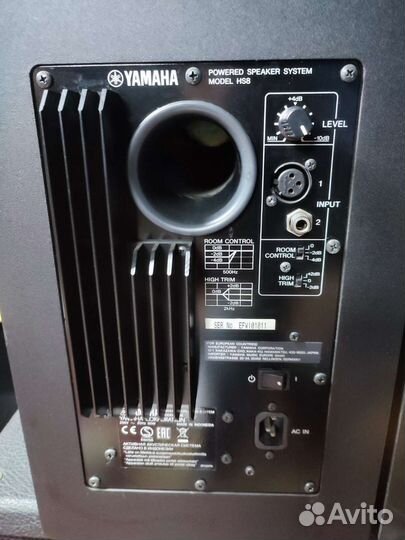 Студийные мониторы Yamaha hs8