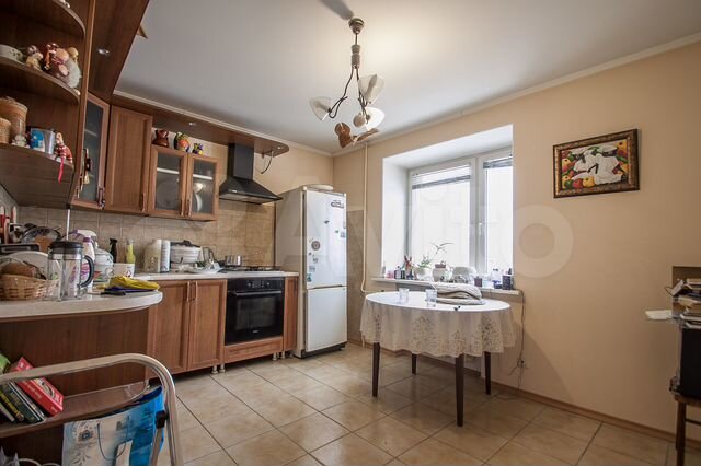 3-к. квартира, 95 м², 10/11 эт.