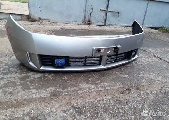 Бампер ниссан вингроуд 11. Оригинальный бампер ниссан вингроад у11. Бампер передний на ниссан вингроуд 11 кузов. Крепление заднего бампера ниссан вингроад. Китайский бампер на ниссан альмера.