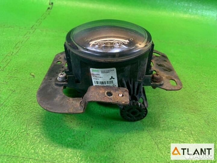 Туманка передняя mitsubishi delica D:5