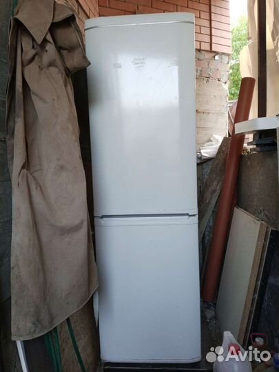 Холодильник hotpoint ariston бу