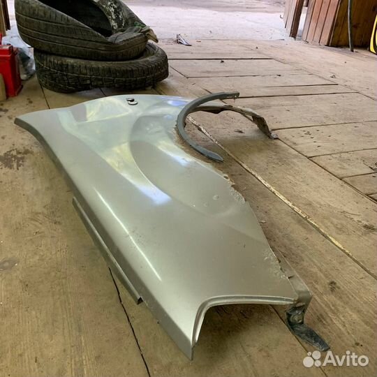 Крылья передние(Лев, Прав) на Renault Logan