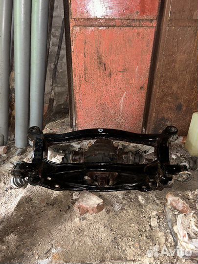 Задний подрамник с редуктором Toyota caldina
