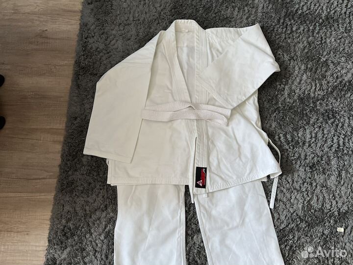 Кимоно для занятий единоборствами