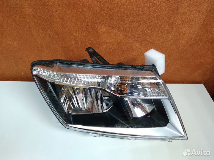 Фара правая Nissan Terrano 2017