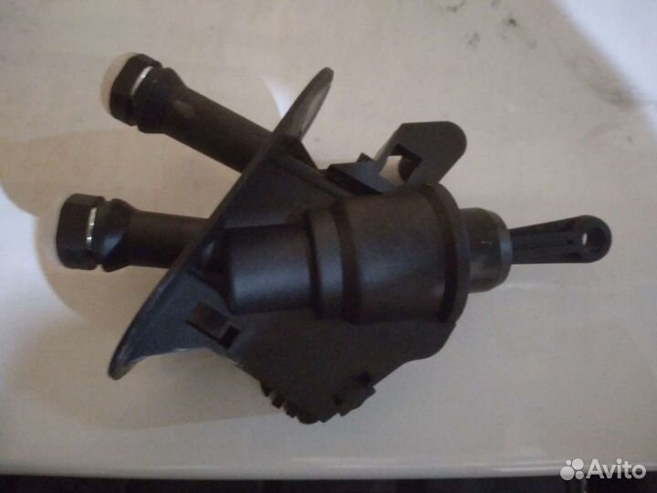 Главный цилиндр сцепления Ford