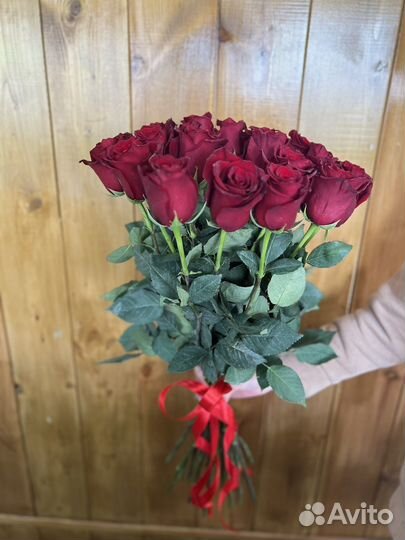 19 роз explorer 90 см