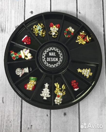 Новогоднии стразы для ногтей, дизайн