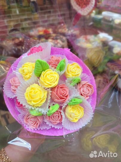 Сладкие подарки,съедобные букеты,фигуры из шоколад