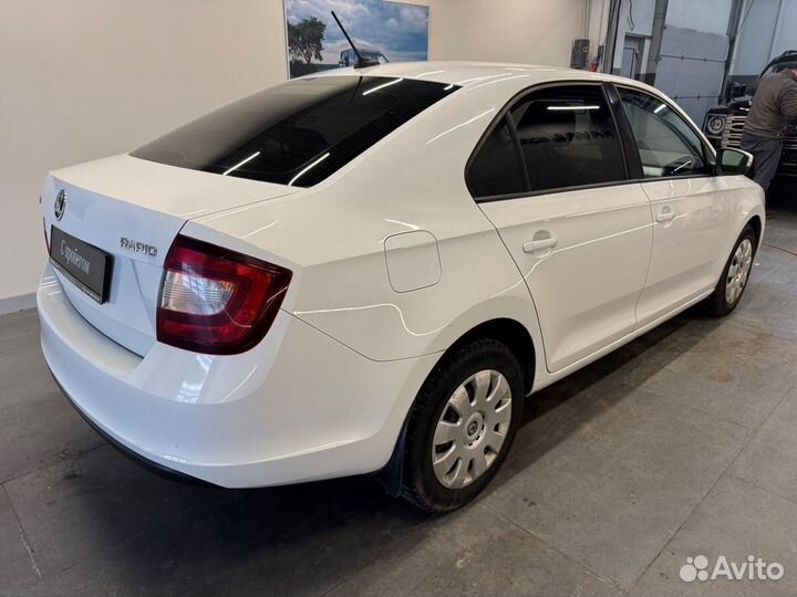 Skoda Rapid 1.6 AT, 2018, 236 000 км