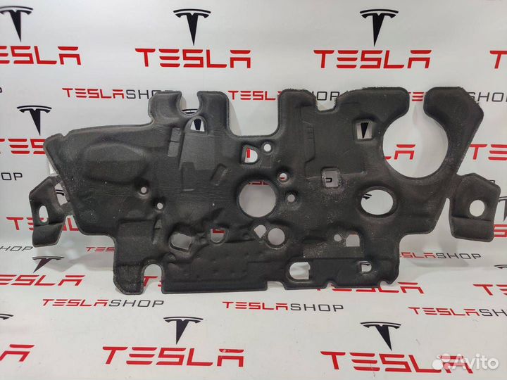 Шумоизоляция переднего мотора Tesla Model X 2019