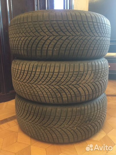 Goodyear Vector 4Seasons Gen-3 225/45 R18 95W