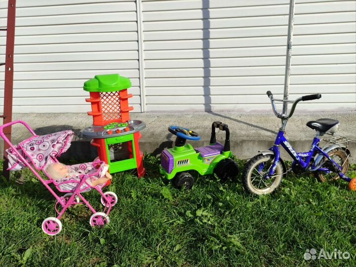 Коляска кукольная