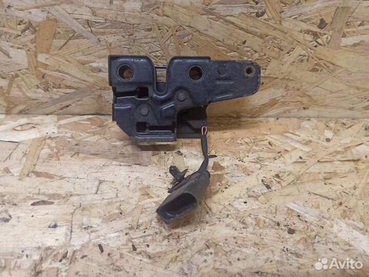 Замок капота Volkswagen Touareg 7L