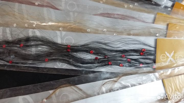 Волосы на Заколках со Стразами и Украшениями