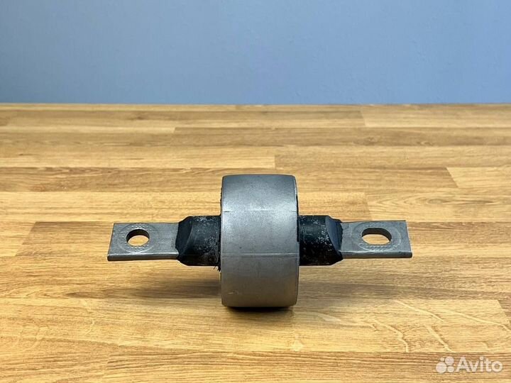 Сайлентблок заднего продольного рычага для Elysion