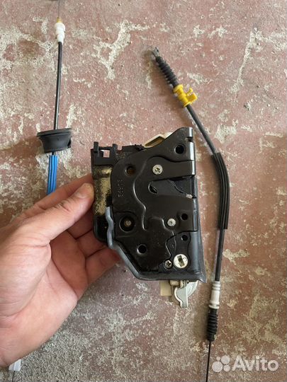 Замок правой передней двери audi а4 б8 2008