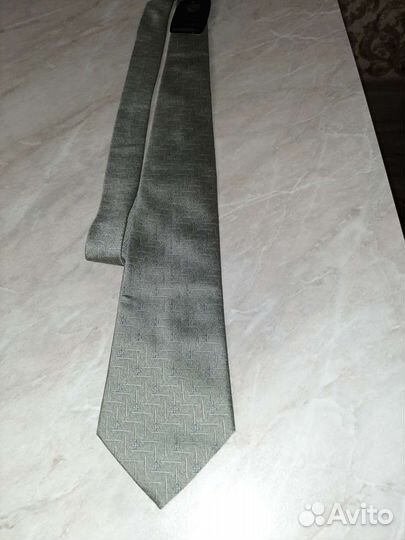 Галстук фирменный