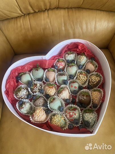 Клубника в шоколаде подарок