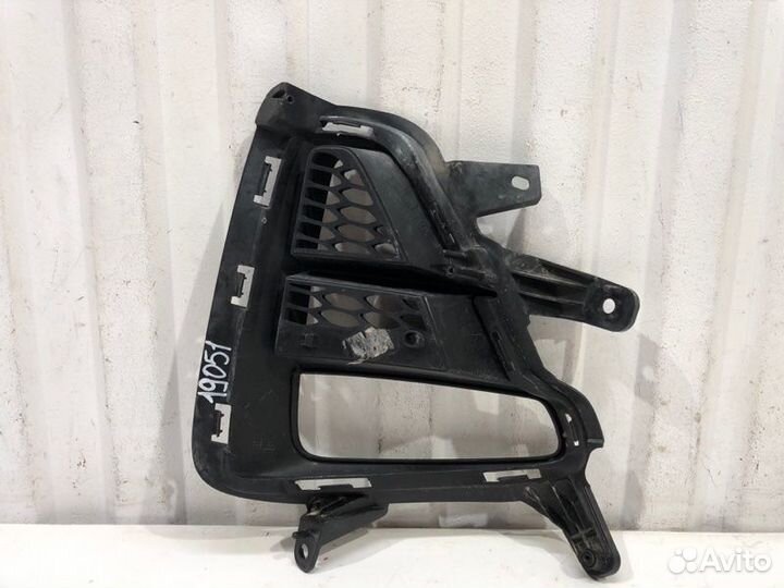 Накладка противотуманной фары (правая) Kia Ceed