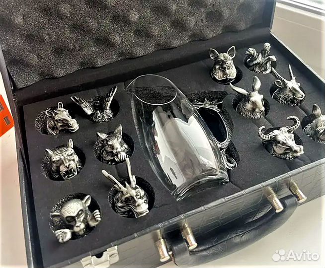 Набор рюмок перевертышей с графином в кейсе 13шт