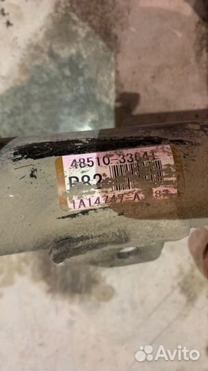 Амортизатор передний правый Toyota Camry V55 2.5