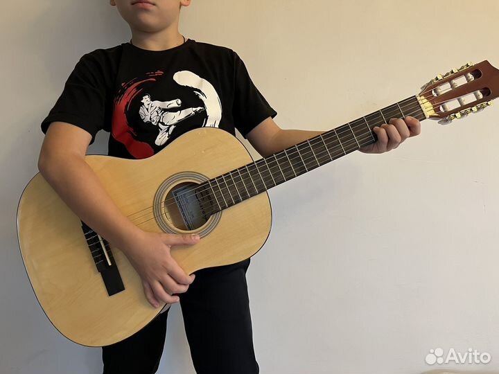 Гитара детская 3/4 Caraya в идеальном состоянии