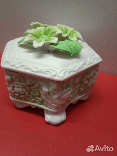 Фарфоровая шкатулка СССР