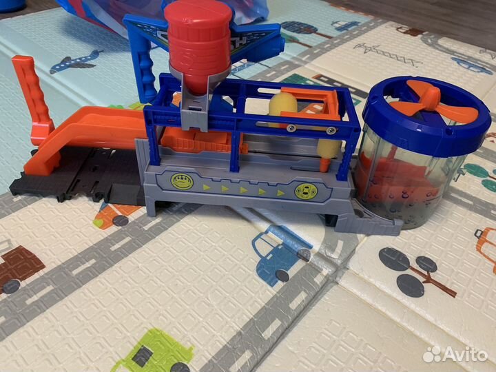 Hot wheels треки разные горка, мойка, автовоз