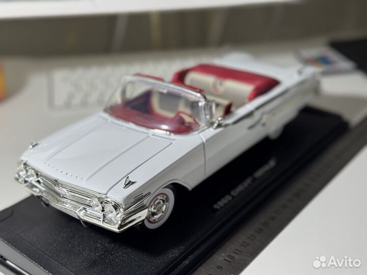 1:18 Chevrolet Impala 1960 Белый