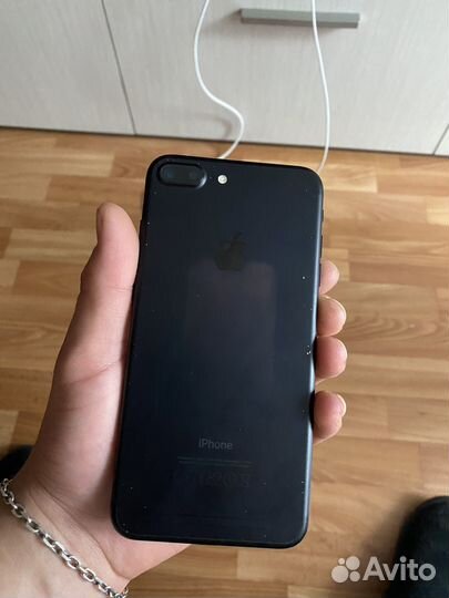 Телефон iPhone 7 plus