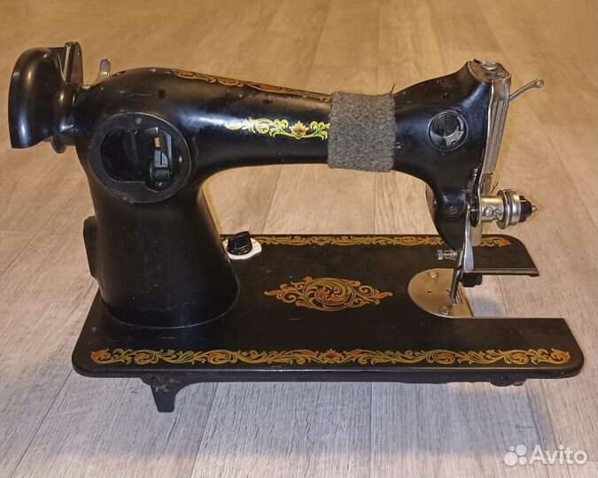Советская швейная машинка 