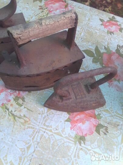 Старинные утюги