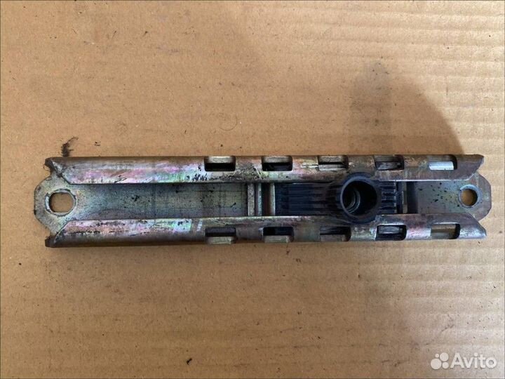 Механизм регулировки ремня безопасности