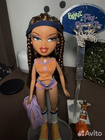 Кукла Bratz