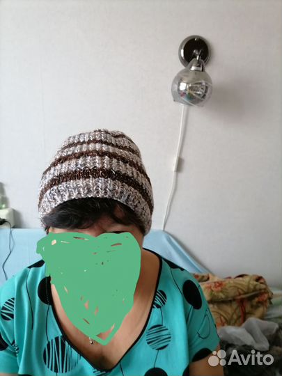 Зимняя шапочка с бактусом