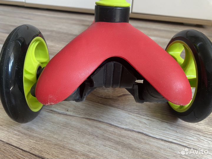 Самокат трехколесный