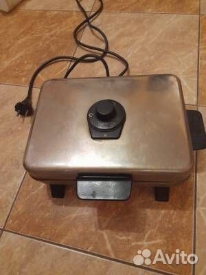 Электрическая вафельница бу