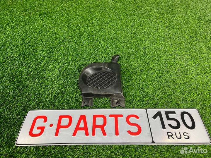 Заглушка бампера правая Bmw 1 E87 N45B16 2005