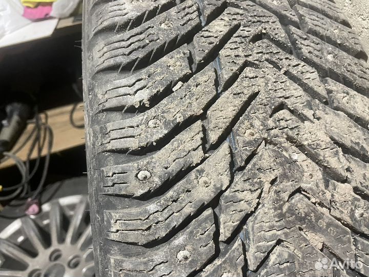 Nokian Tyres Hakkapeliitta 8 215/50 R17