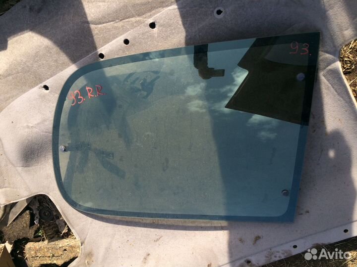 Стекло боковое Ниссан Серена 23